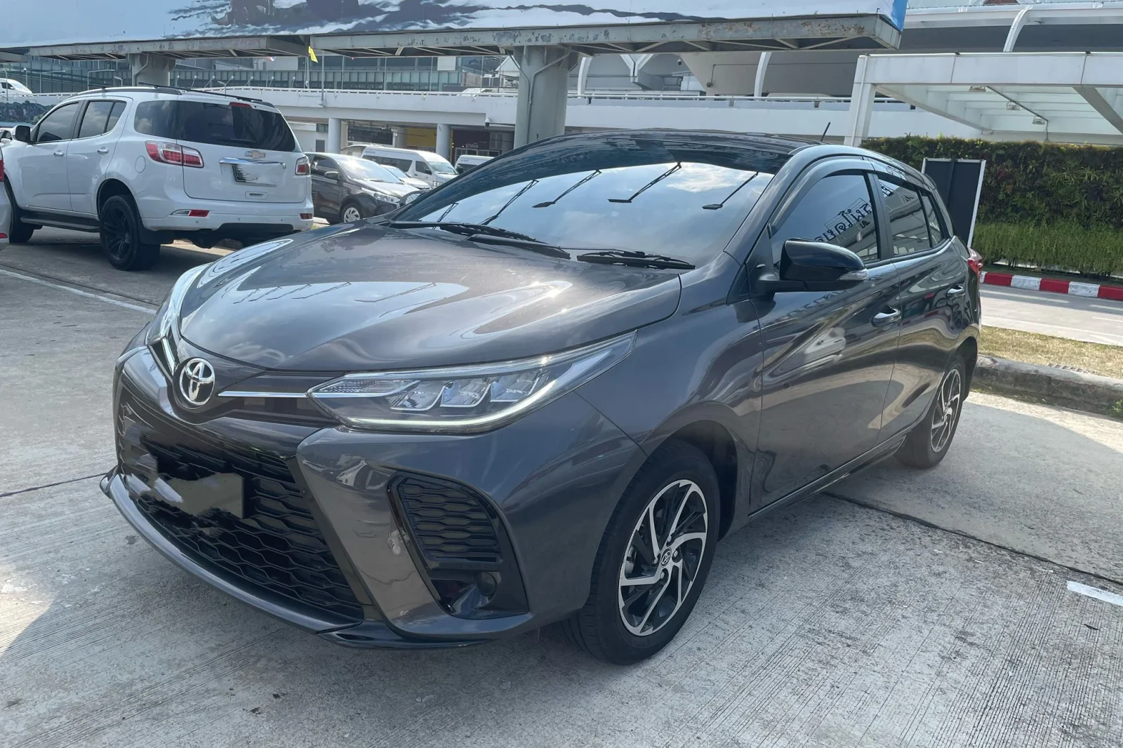 Miete Toyota Yaris  Schwarz 2022 in der Phuket - 2 