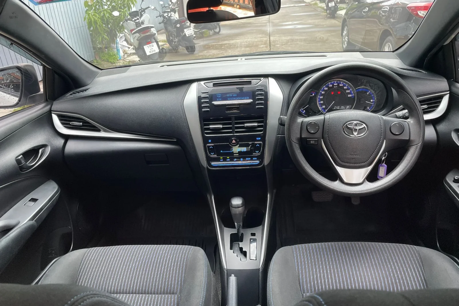 Miete Toyota Yaris  Weiß 2019 in der Phuket - 2 