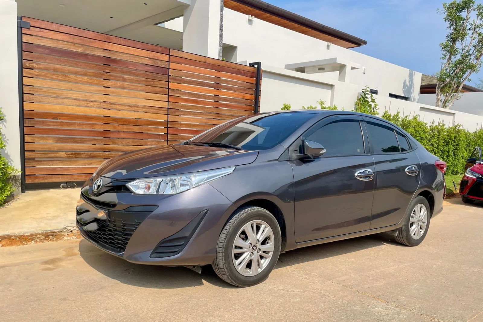Miete Toyota Yaris Ativ Schwarz 2019 in der Phuket