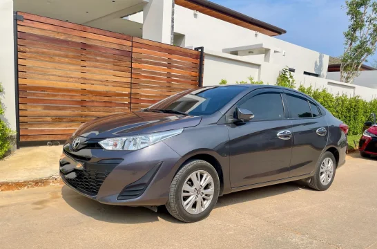 Toyota Yaris Ativ Schwarz 2019