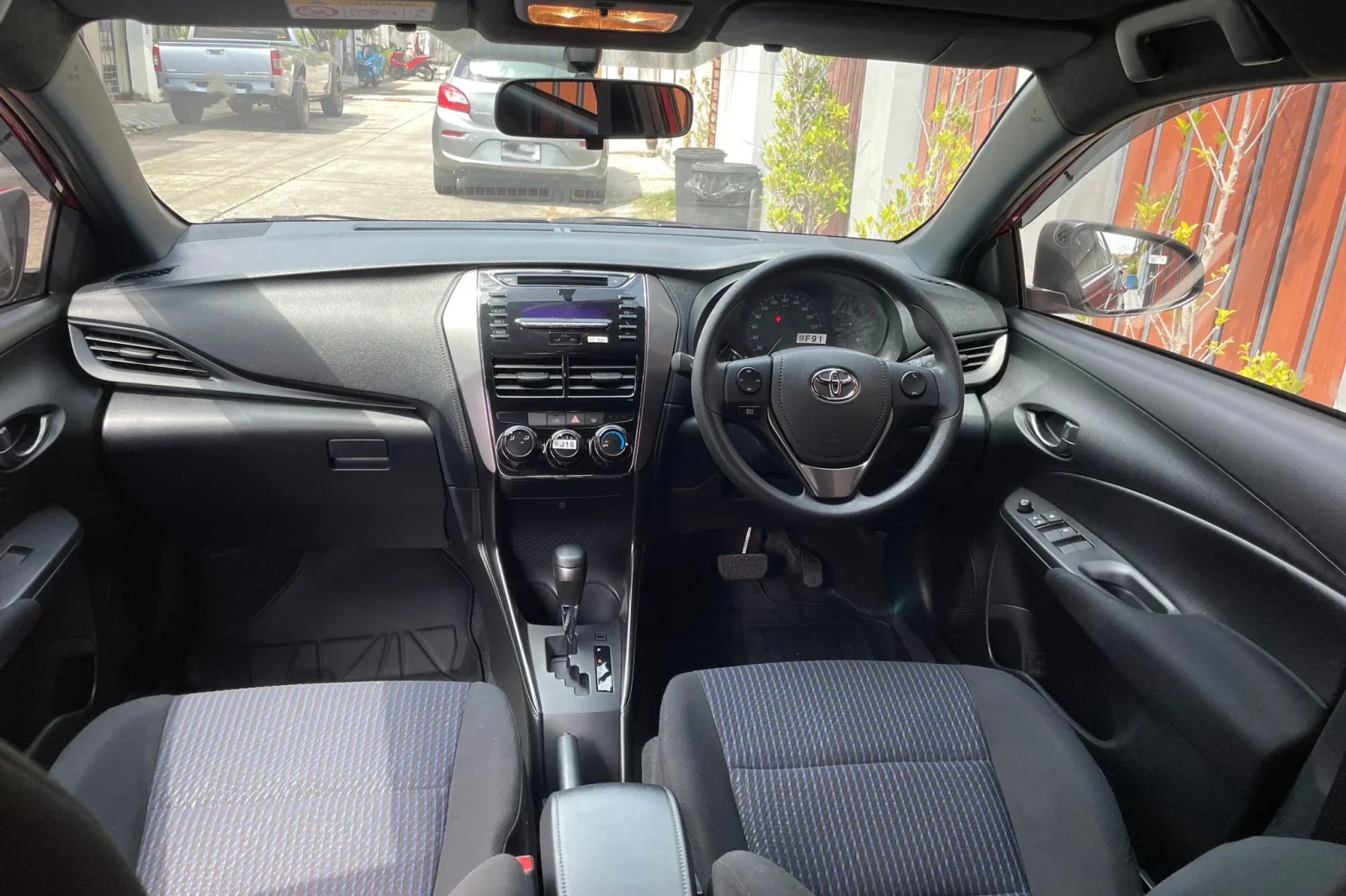 Miete Toyota Yaris  Rot 2021 in der Phuket - 3 