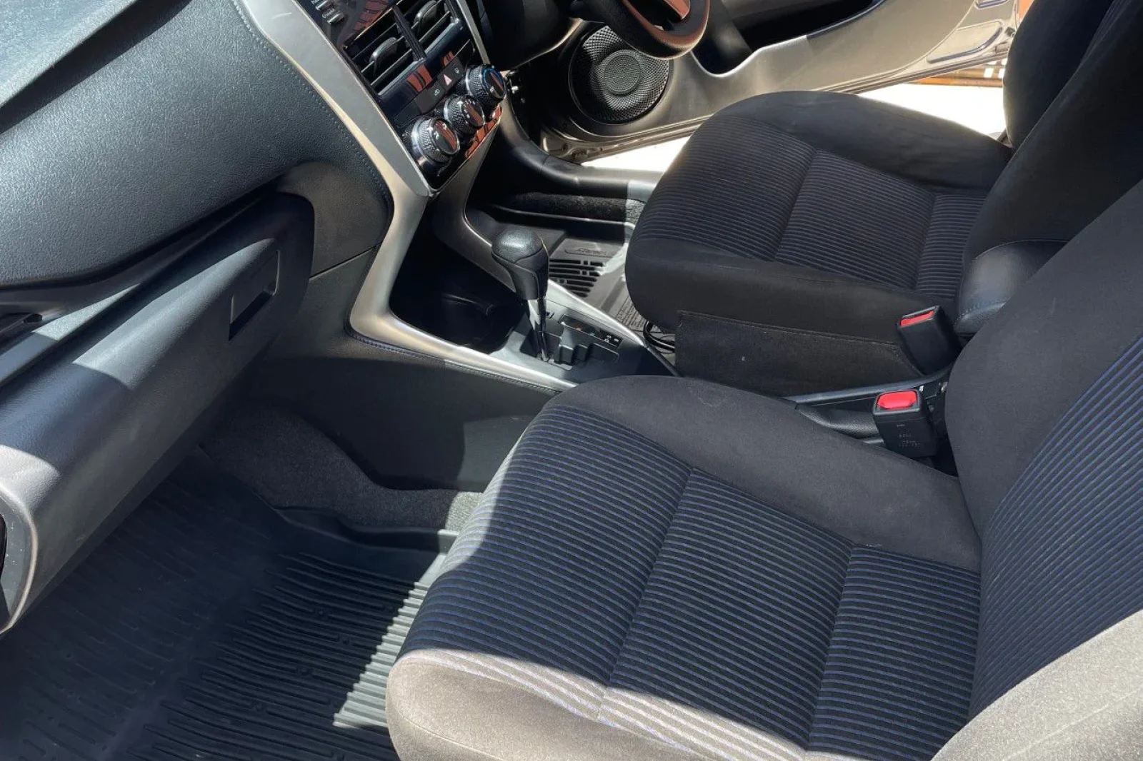 Miete Toyota Yaris  Schwarz 2019 in der Phuket - 3 