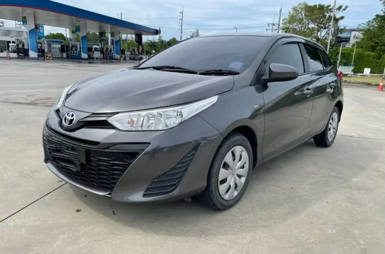 Toyota Yaris Schwarz 2019