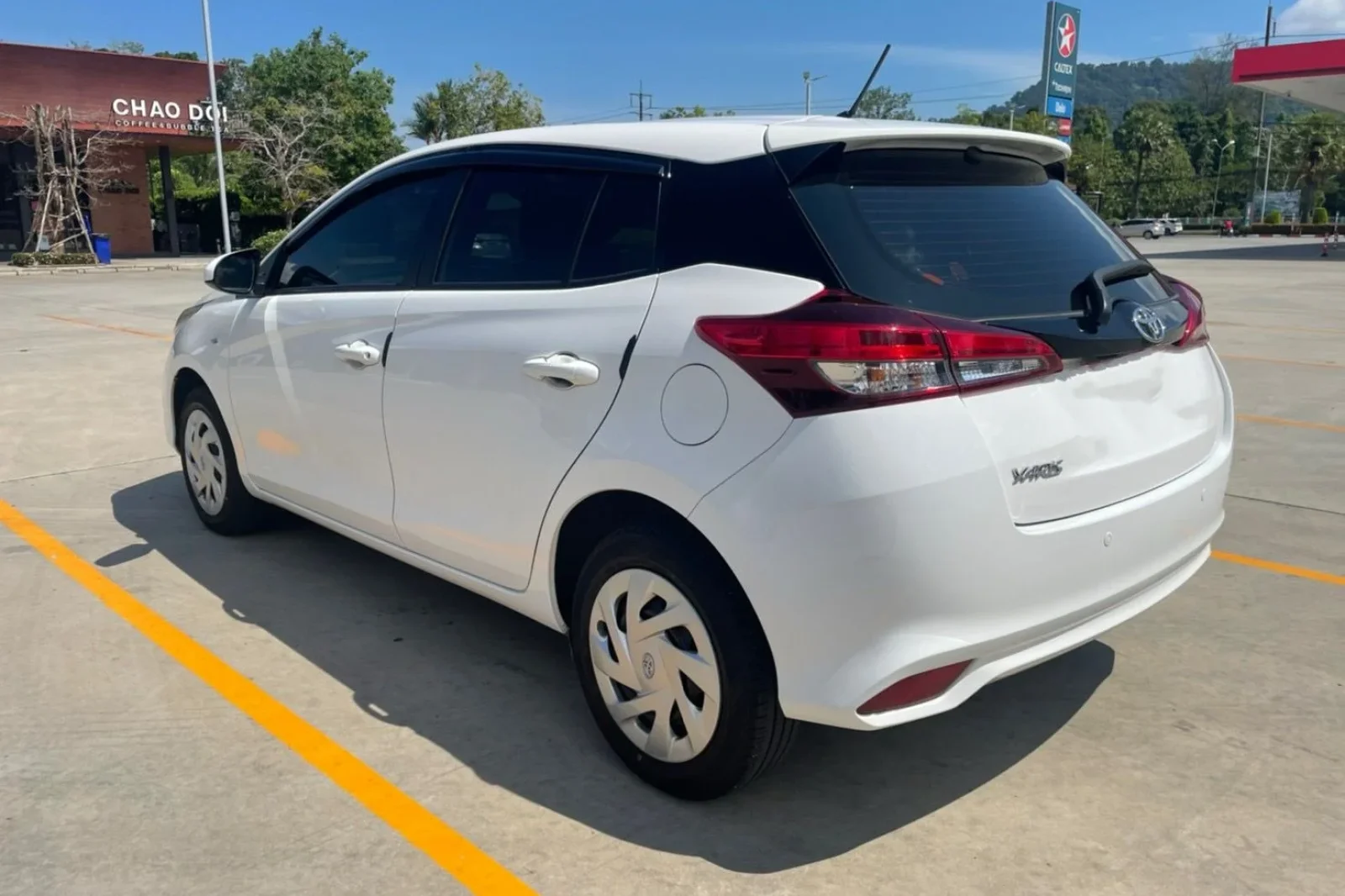 Miete Toyota Yaris  Weiß 2022 in der Phuket - 3 