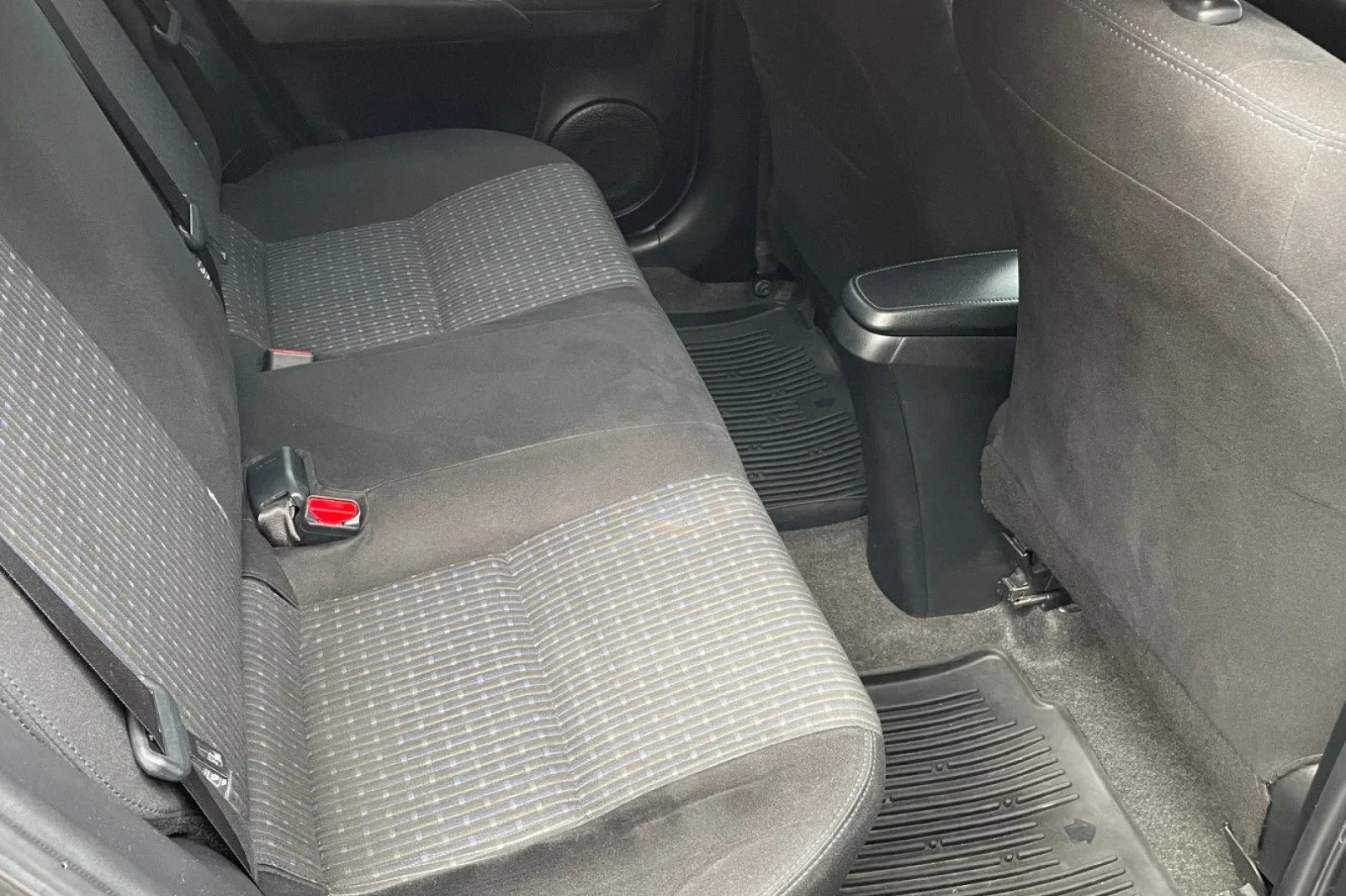 Rent Toyota Yaris Ativ White 2019 in Phuket - 3 