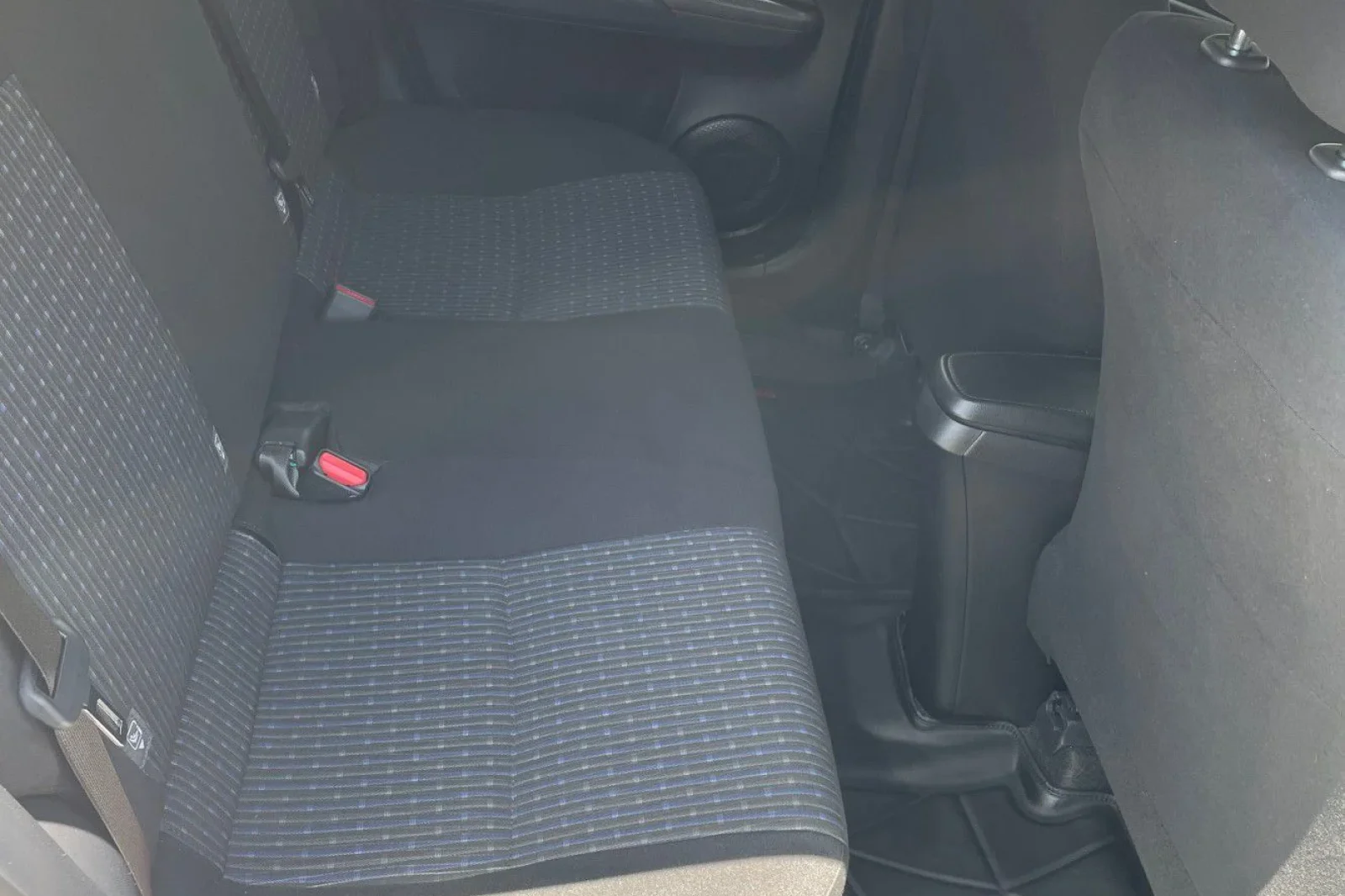 Miete Toyota Yaris Ativ Weiß 2022 in der Phuket - 5 