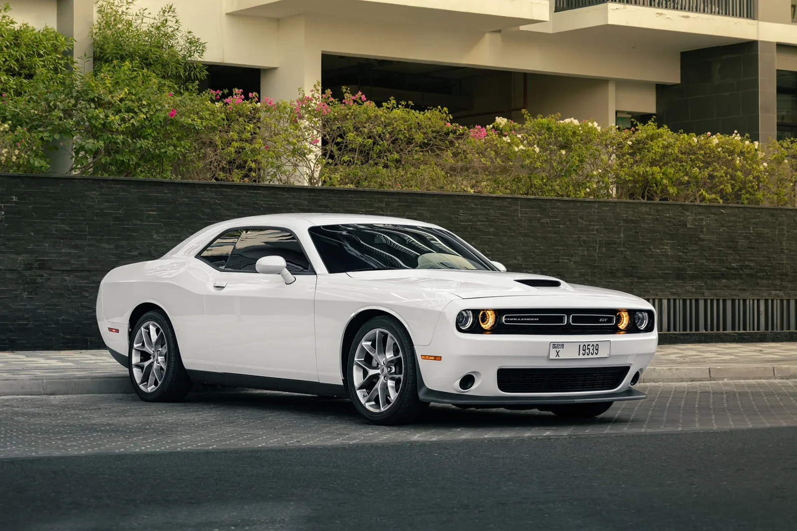Huren Dodge Challenger GT Wit 2023 in Abu Dhabi - 13 