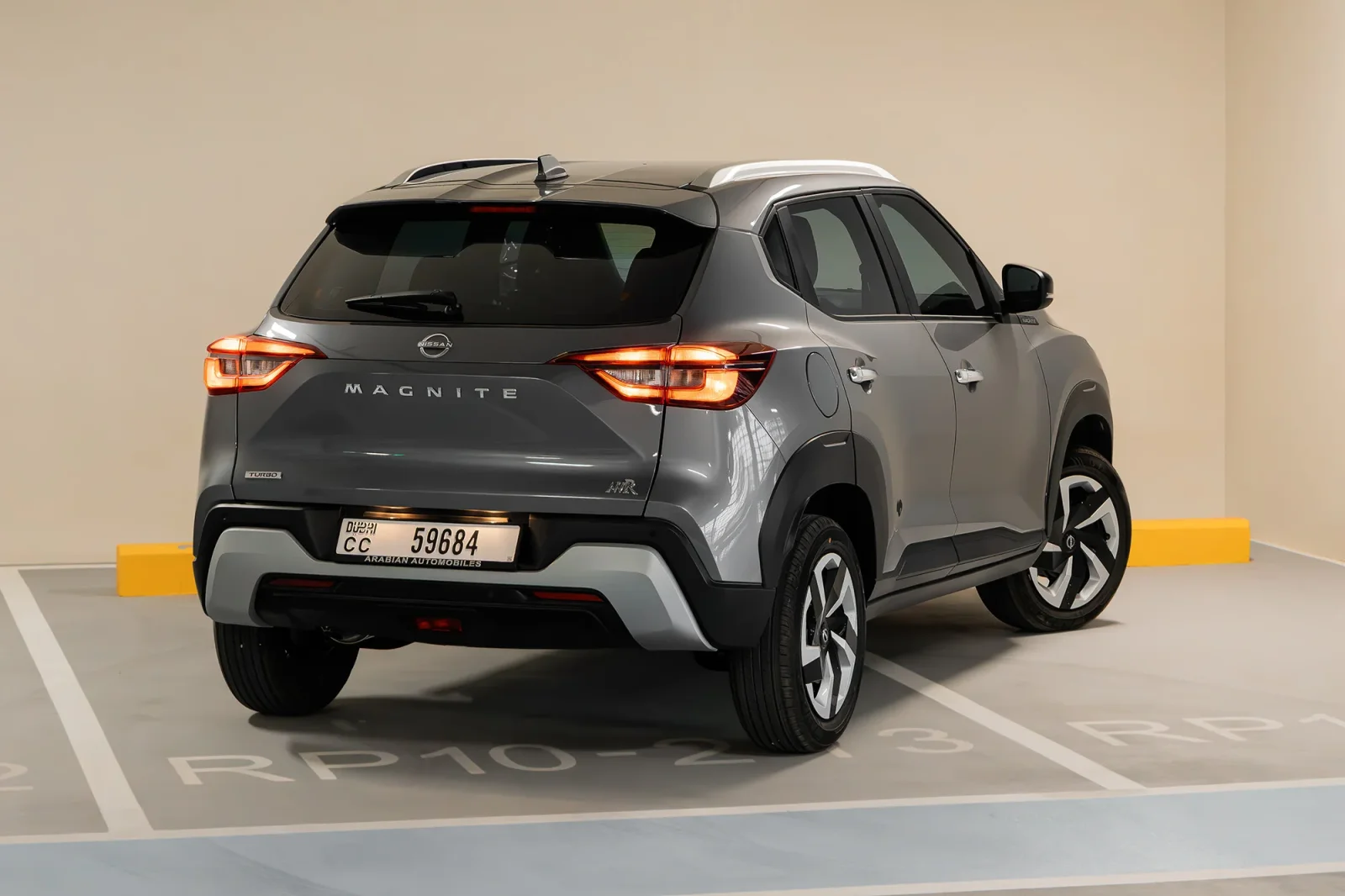 Miete Nissan Magnite  Grau 2025 in der Abu Dhabi - 17 