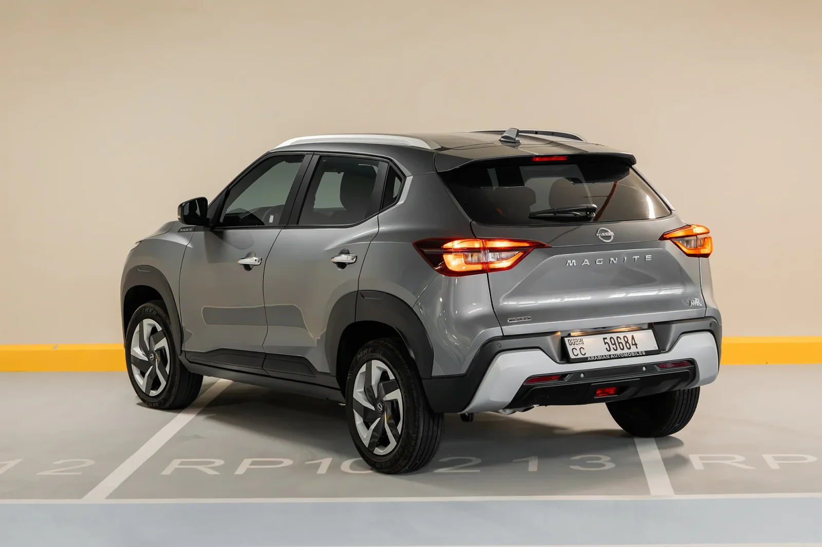 Miete Nissan Magnite  Grau 2025 in der Abu Dhabi - 9 