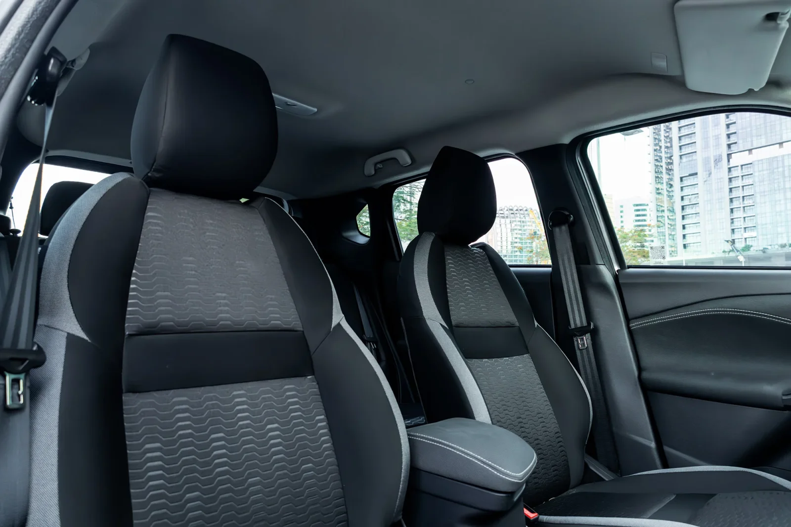 Miete Nissan Magnite  Grau 2025 in der Abu Dhabi - 13 