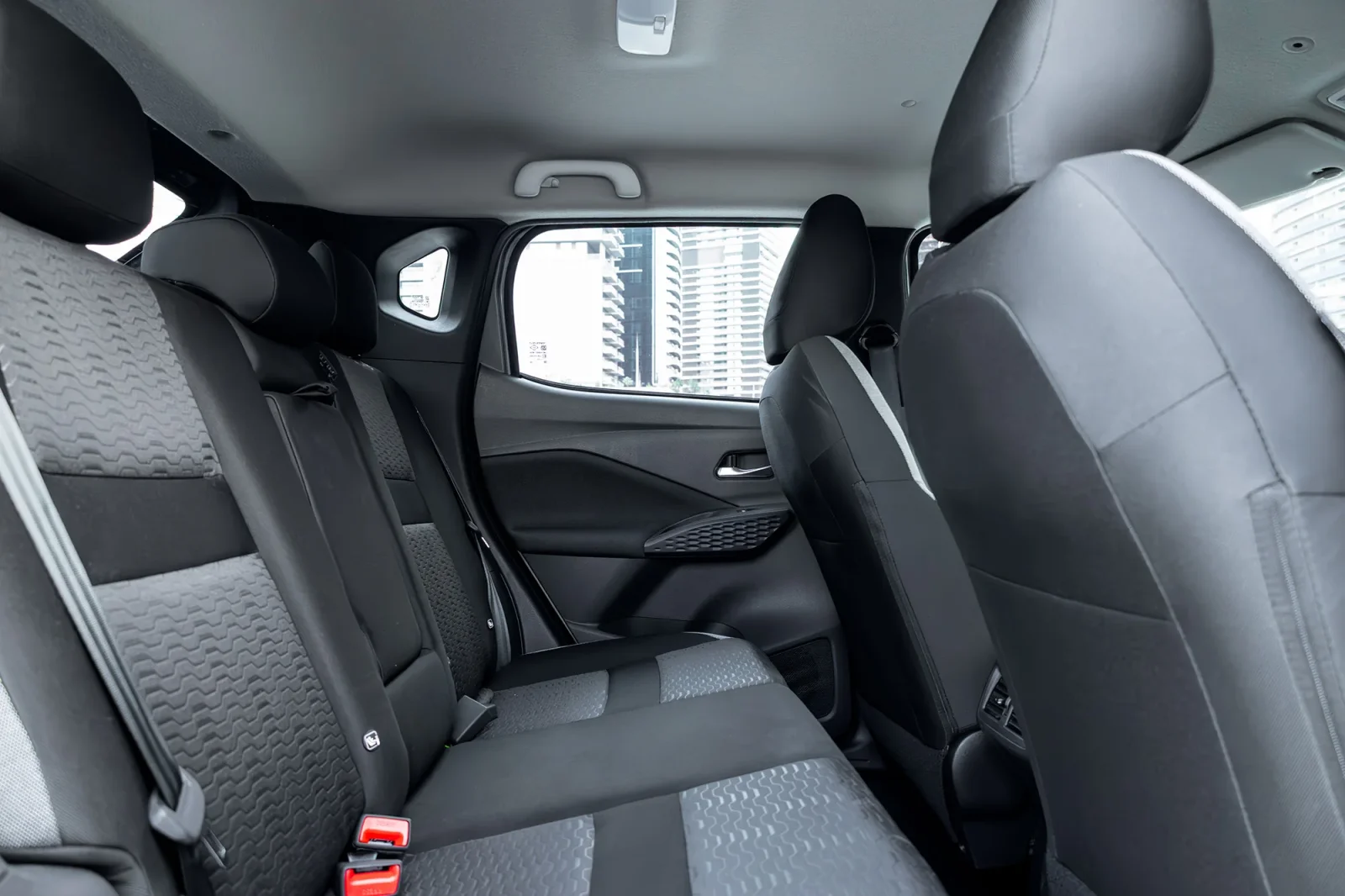 Miete Nissan Magnite  Grau 2025 in der Abu Dhabi - 14 