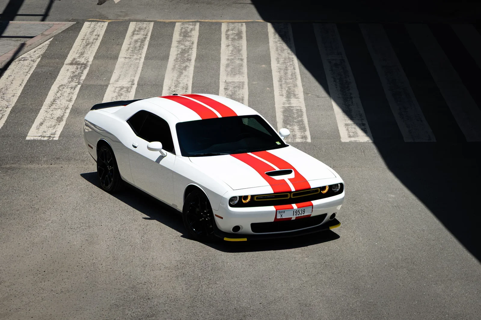 Huren Dodge Challenger GT Wit 2023 in Abu Dhabi - 2 