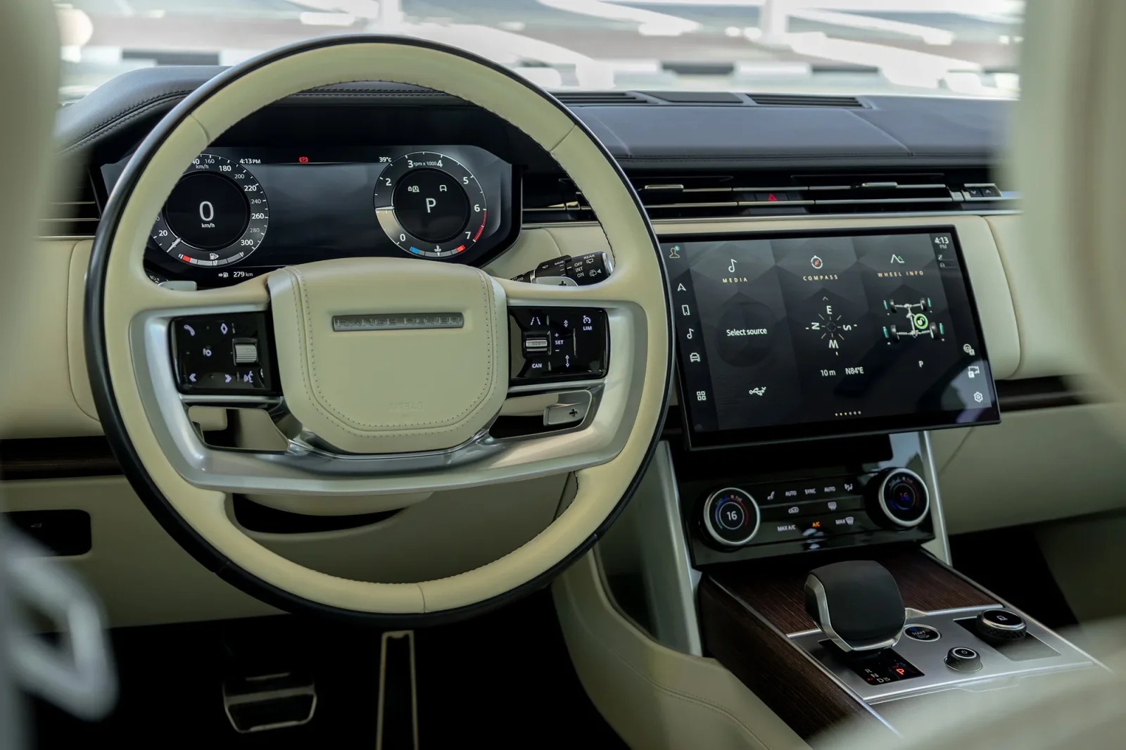 Rent Land Rover Range Rover HSE Black 2023 in Abu Dhabi - 12 