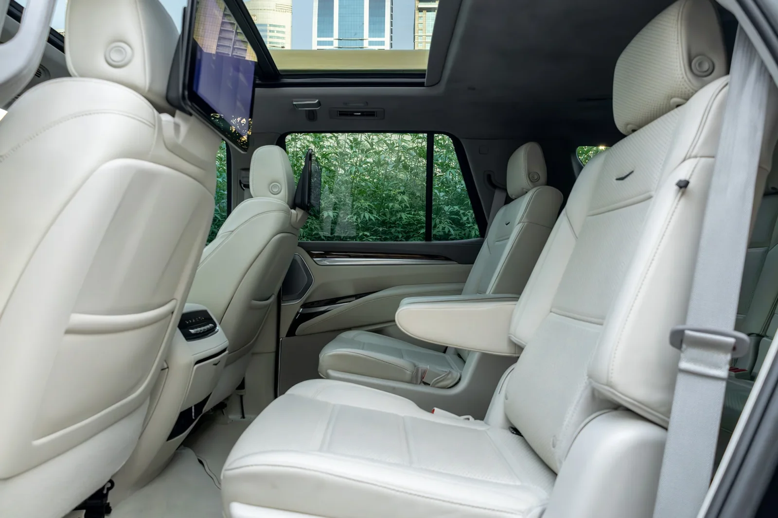 Rent Cadillac Escalade  Black 2025 in Abu Dhabi - 9 