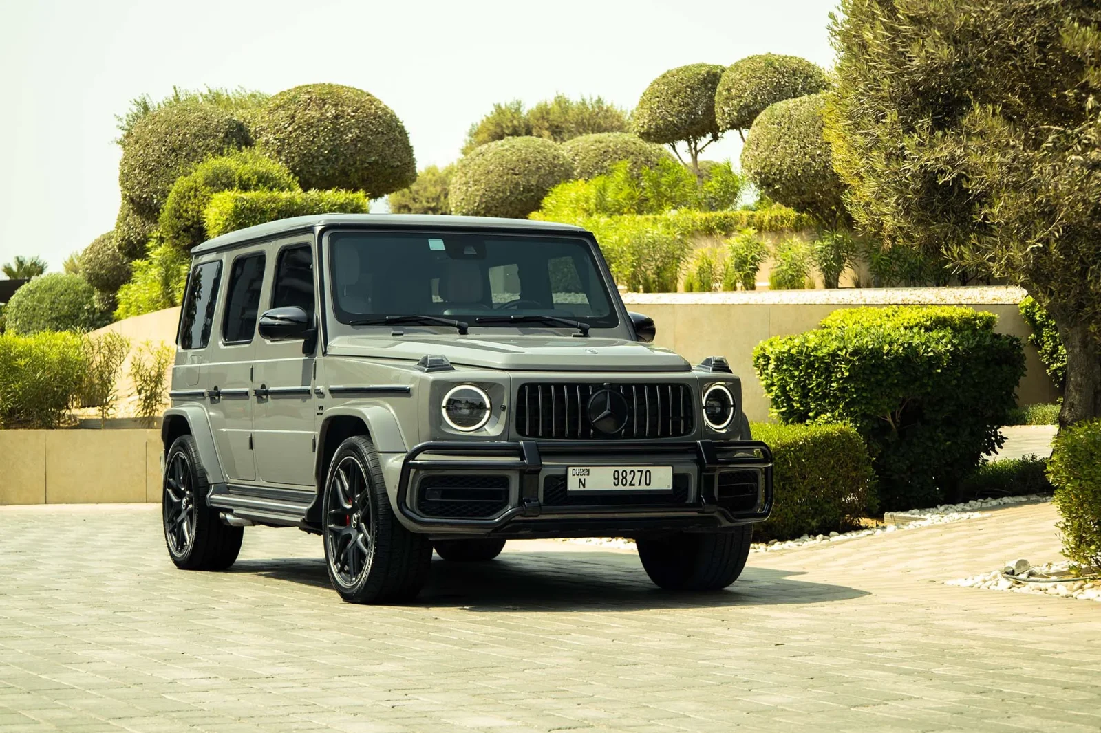 Alquiler Mercedes-Benz G-Class 63 AMG Gris 2025 en Abu Dabi - 7 