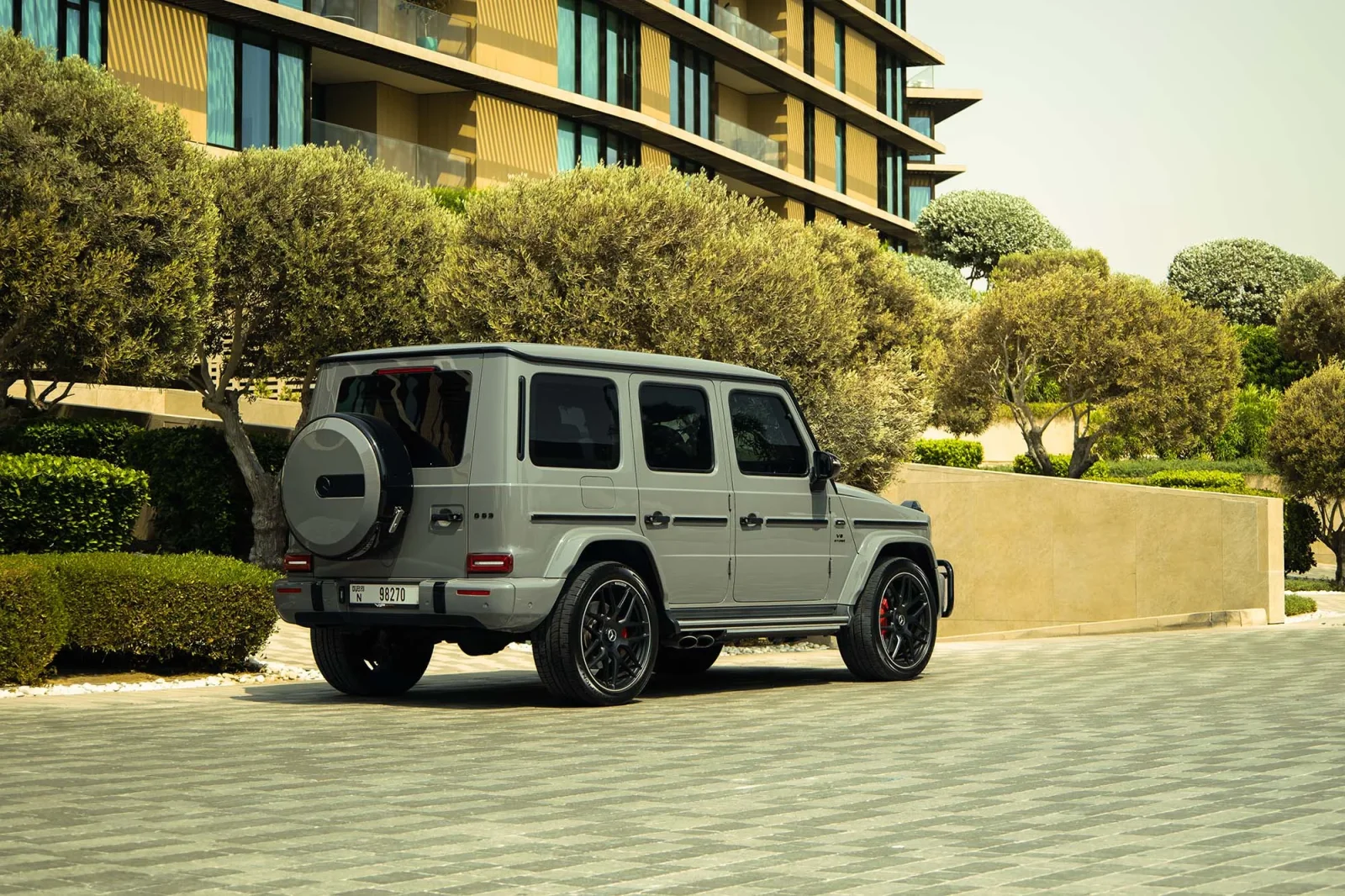 Alquiler Mercedes-Benz G-Class 63 AMG Gris 2025 en Abu Dabi - 16 