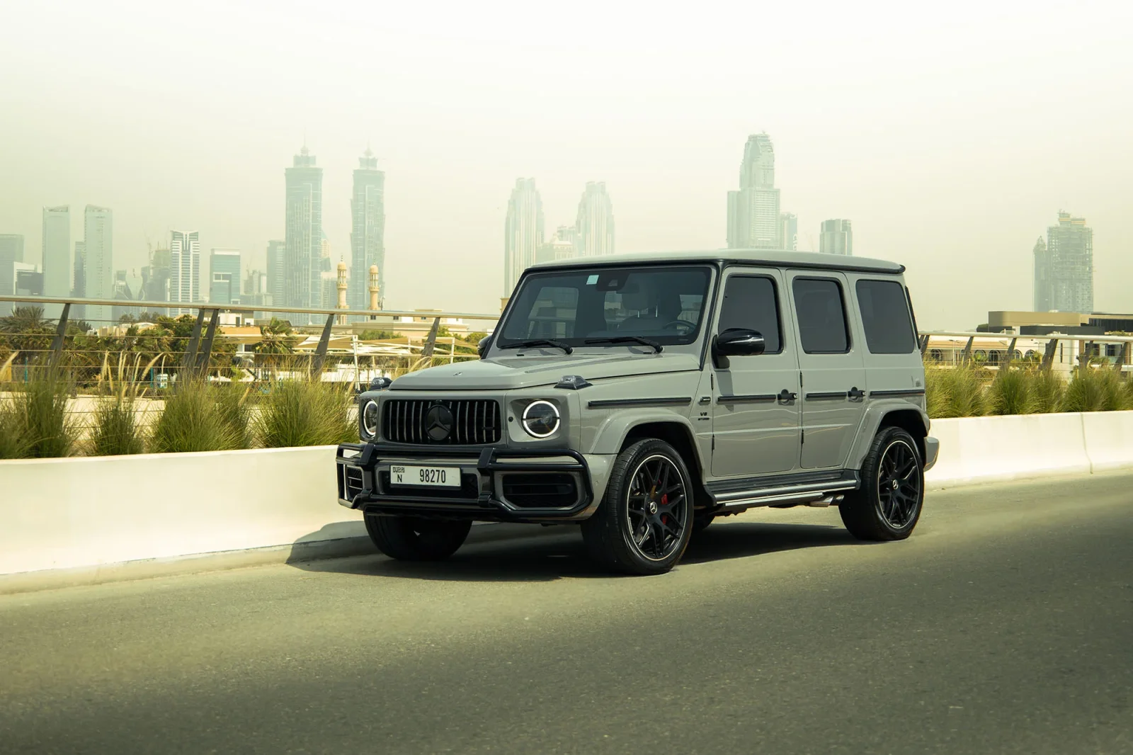 Alquiler Mercedes-Benz G-Class 63 AMG Gris 2025 en Abu Dabi - 15 