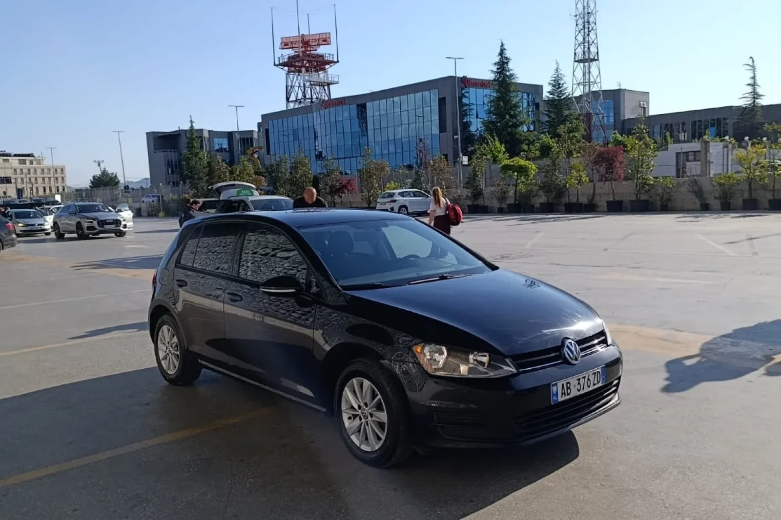 Miete Volkswagen Golf GOLF 7 Schwarz 2016 in der Tirana
