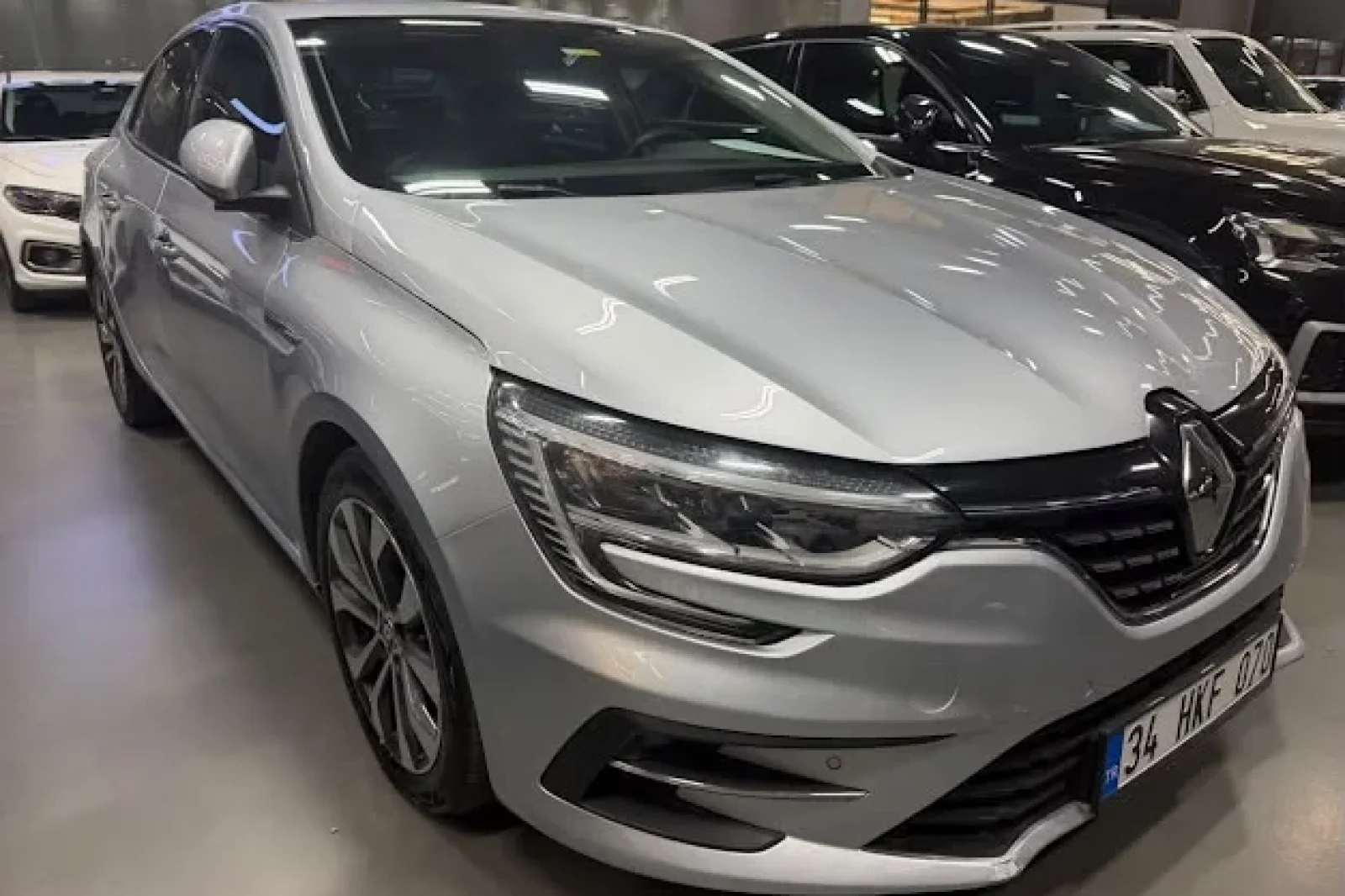Affitto Renault Megane  Grigio 2023 in Istanbul - 3 