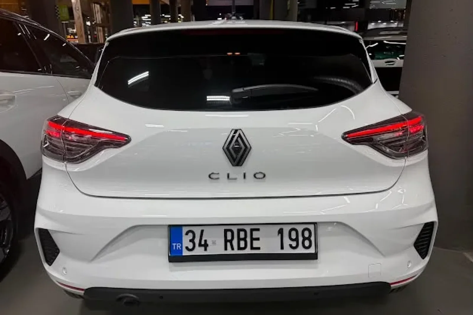 Kiralık Renault Clio  Beyaz 2026 içinde İstanbul - 2 
