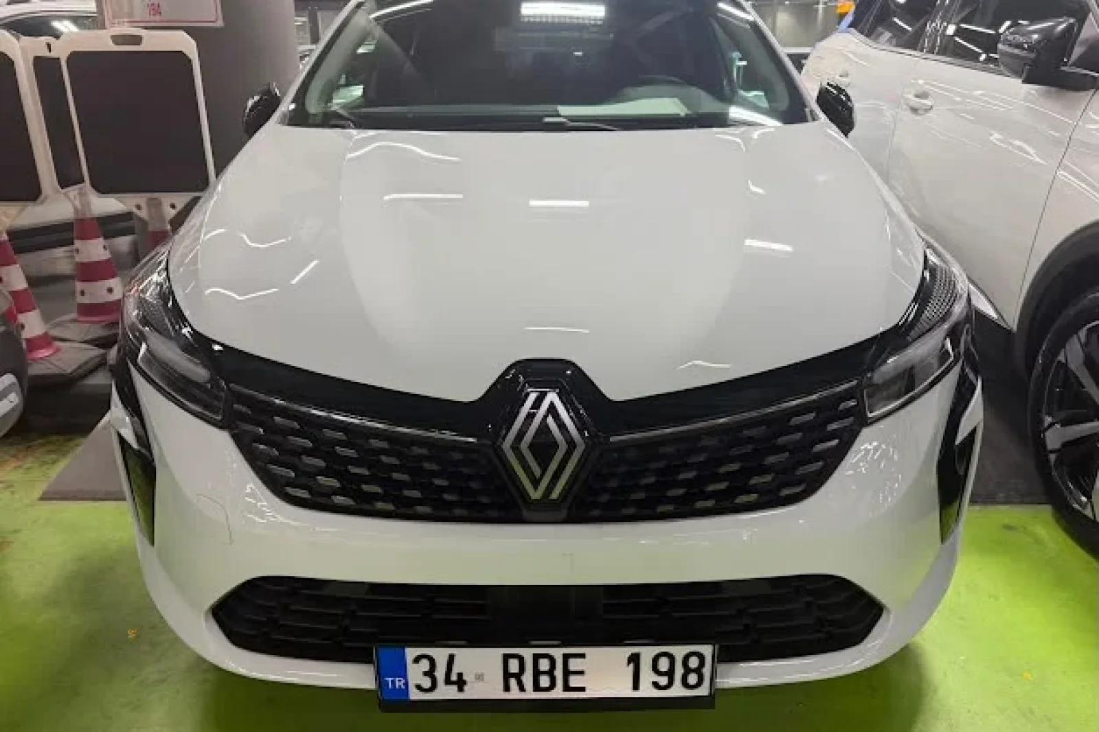 Kiralık Renault Clio  Beyaz 2026 içinde İstanbul - 5 
