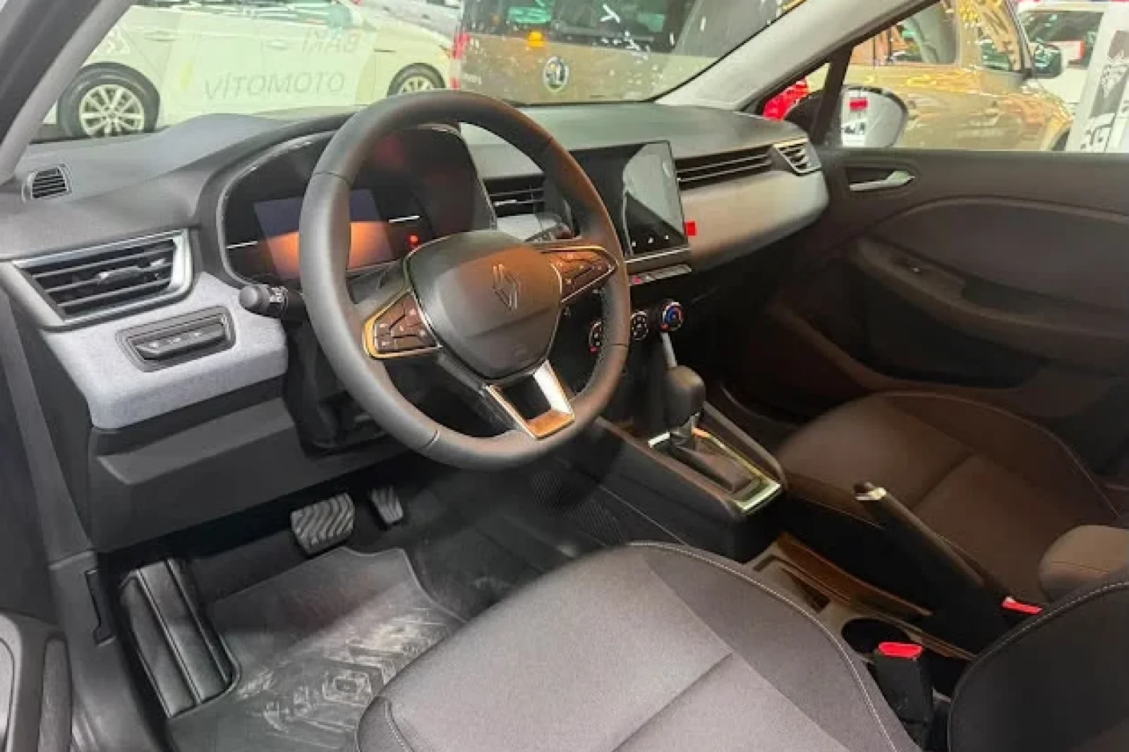 Kiralık Renault Clio  Beyaz 2026 içinde İstanbul - 3 