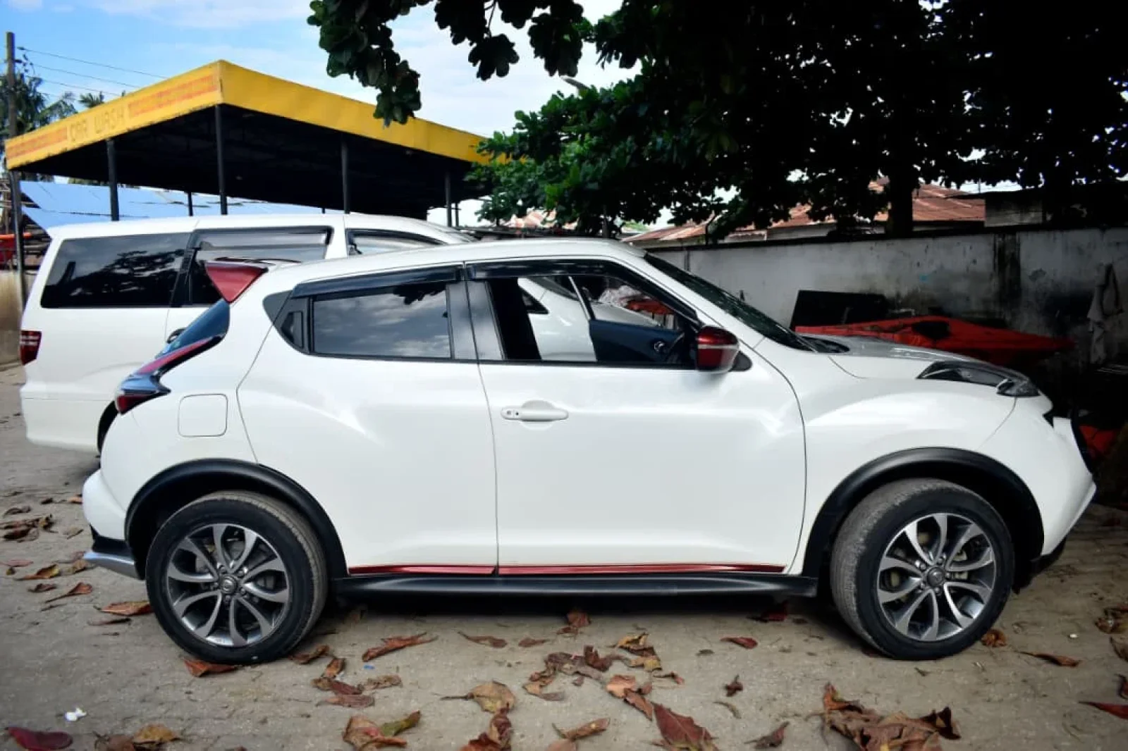 Loyer Nissan Juke  Blanc 2015 en Zanzibar