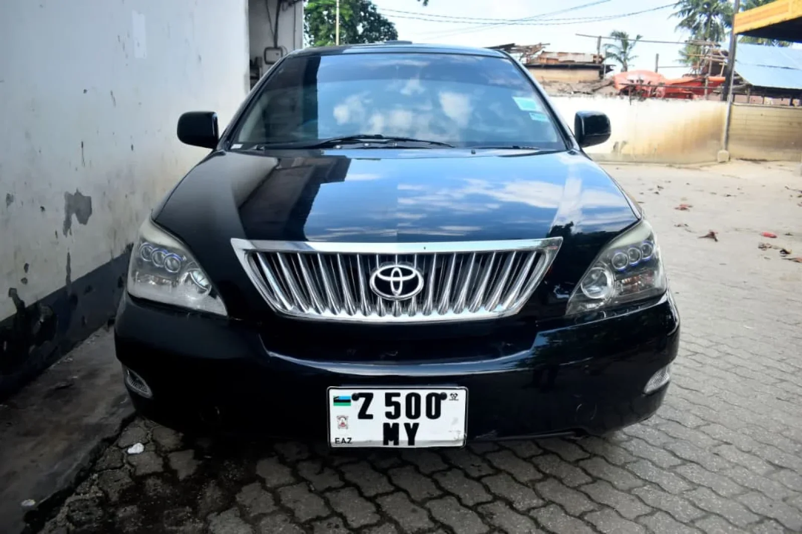 Miete Toyota Harrier  Schwarz 2006 in der Zanzibar