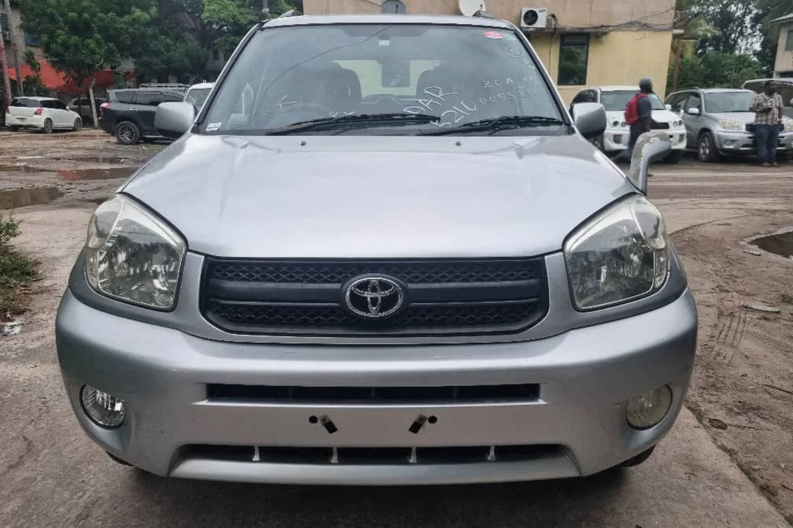 Alquiler Toyota RAV4  Gris 2008 en Zanzibar