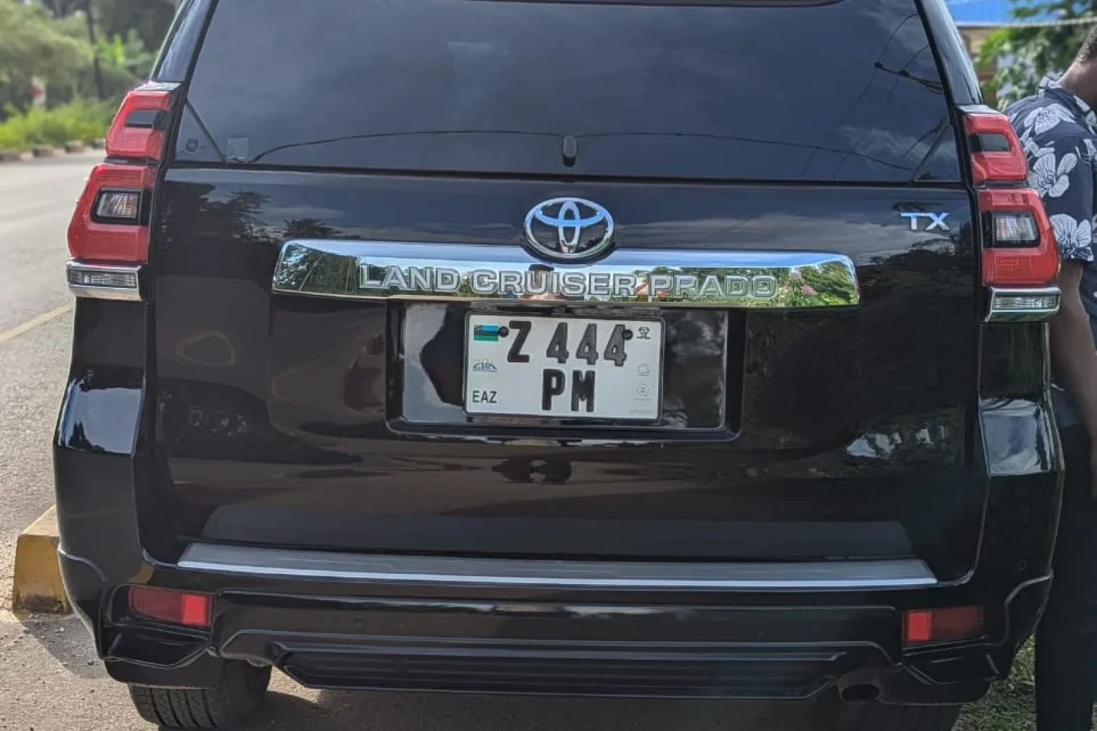 Аренда Toyota Land Cruiser Prado  Черный 2005 в Zanzibar - 2 
