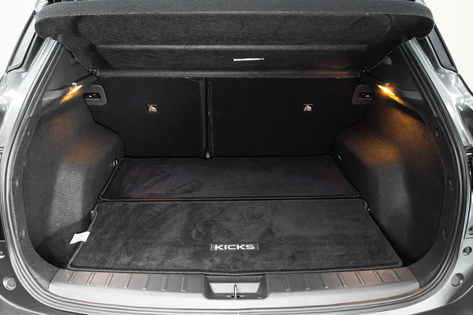 Rent Nissan Kicks  Grey 2026 in Abu Dhabi - 14 