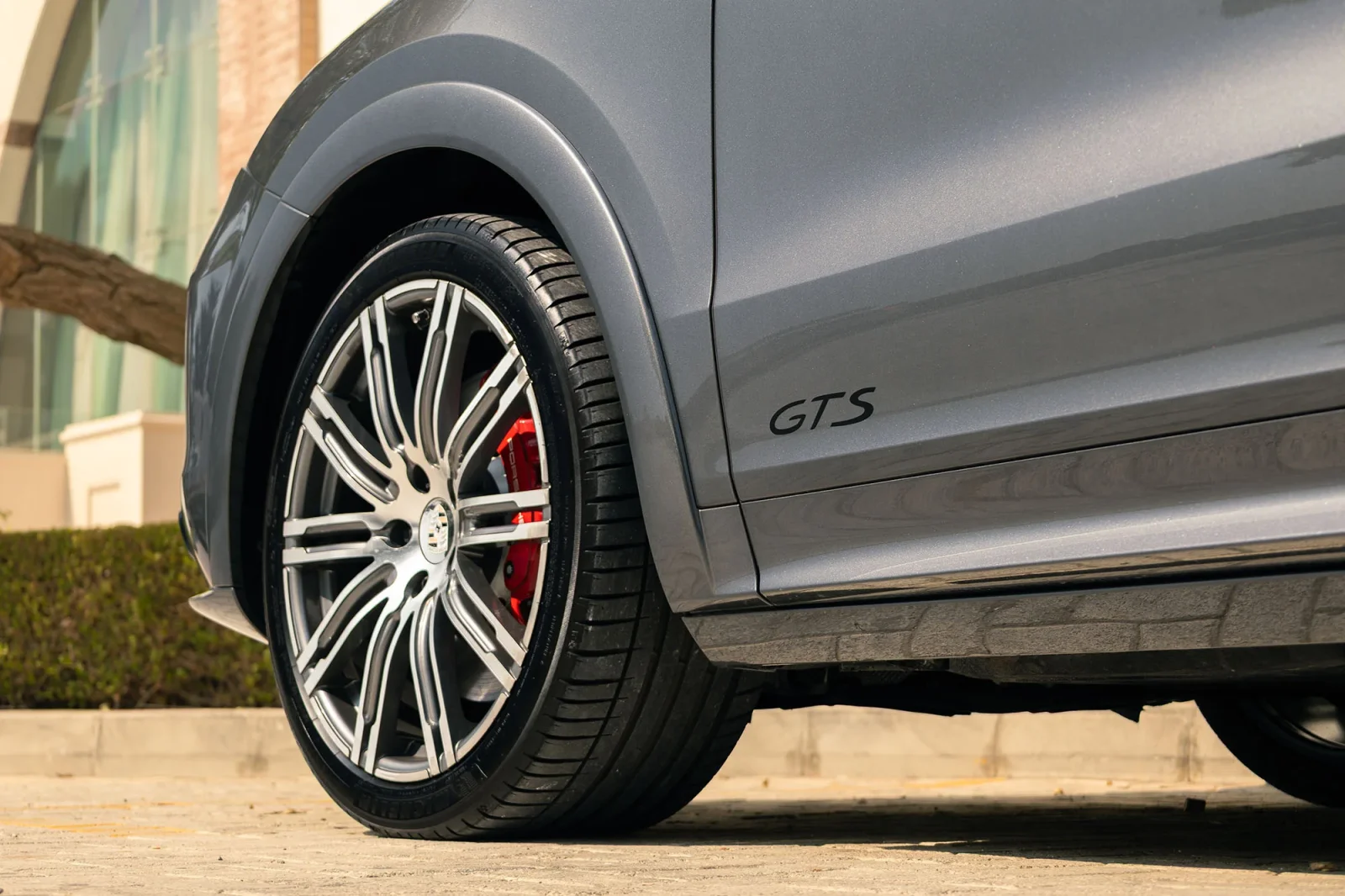 Аренда Porsche Cayenne GTS  Серый 2022 в Абу-Даби - 16 