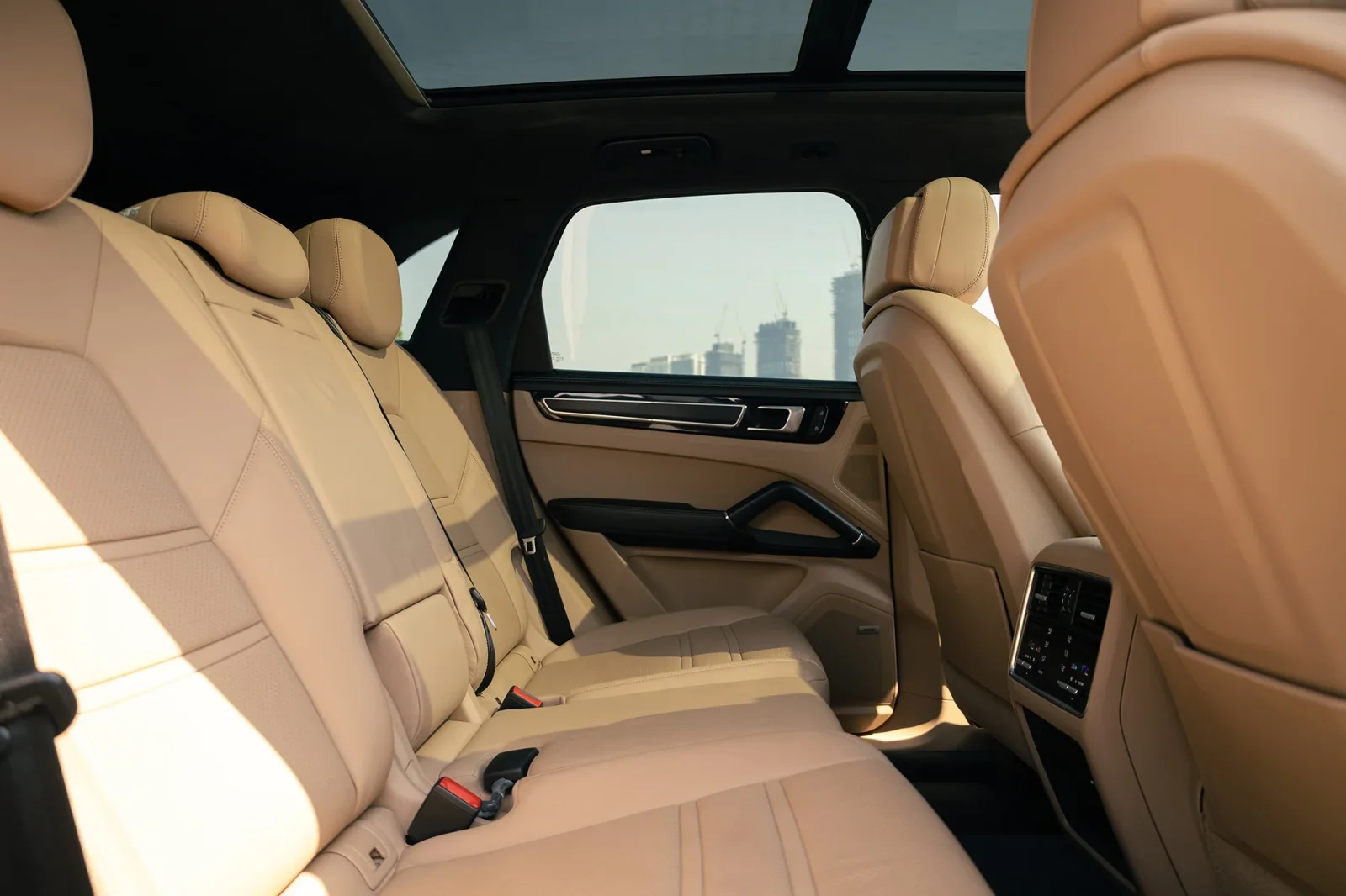 Аренда Porsche Cayenne GTS  Серый 2022 в Абу-Даби - 12 
