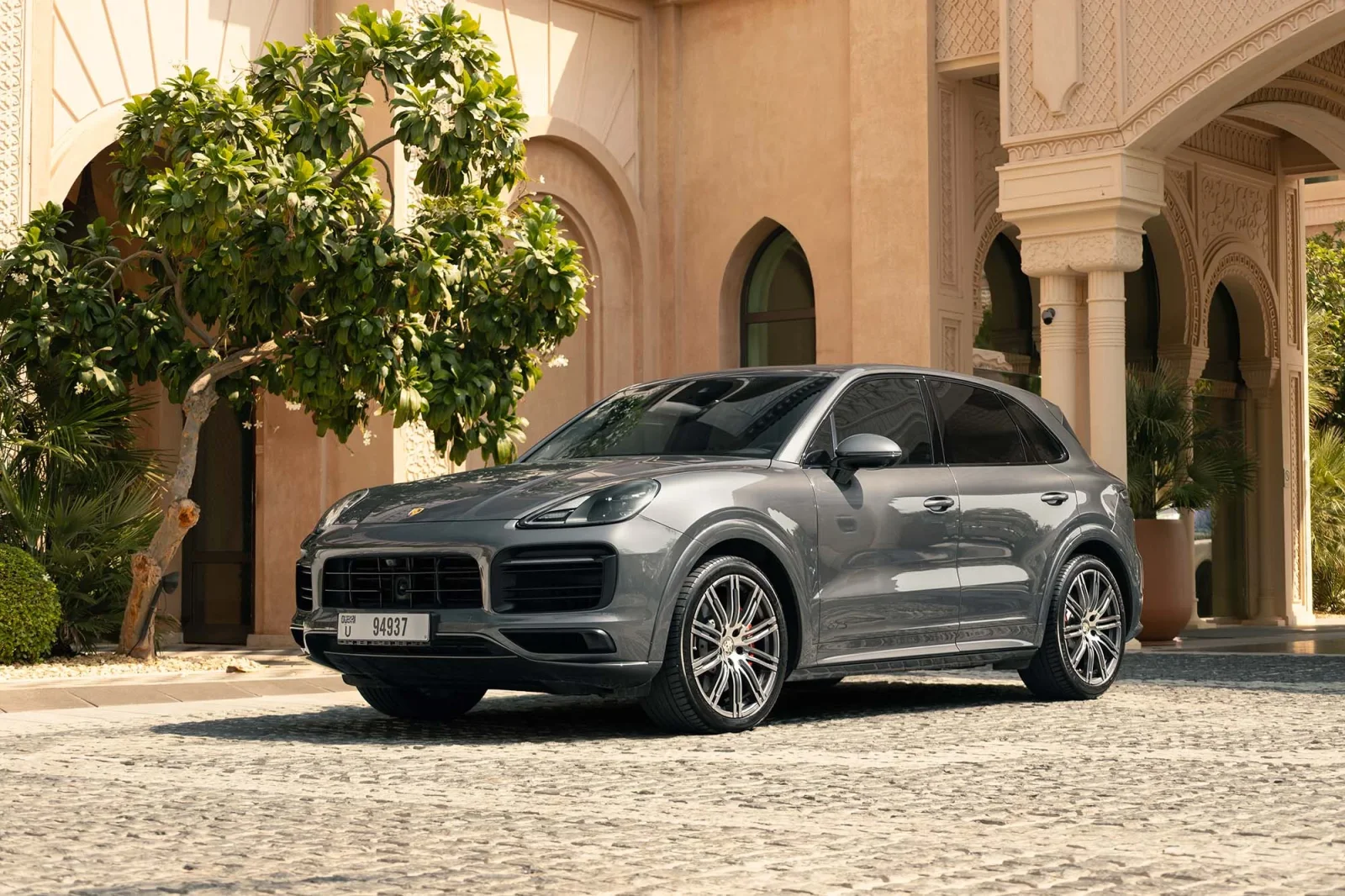 Аренда Porsche Cayenne GTS  Серый 2022 в Абу-Даби