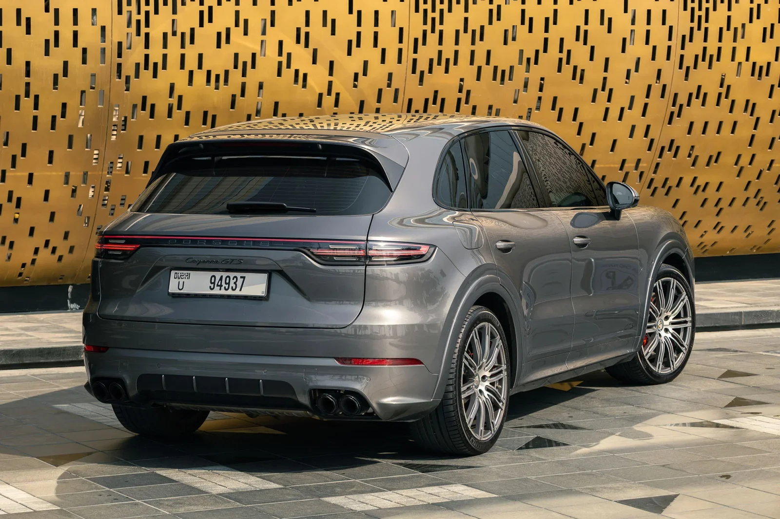 Аренда Porsche Cayenne GTS  Серый 2022 в Абу-Даби - 9 
