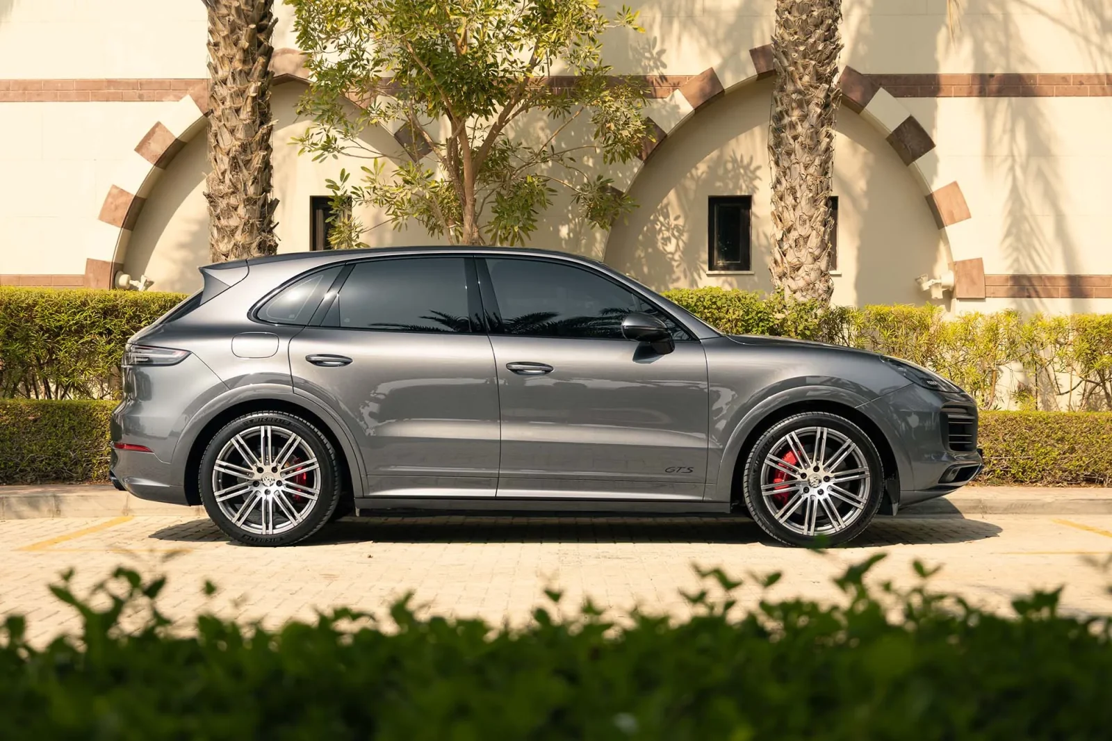 Аренда Porsche Cayenne GTS  Серый 2022 в Абу-Даби - 15 