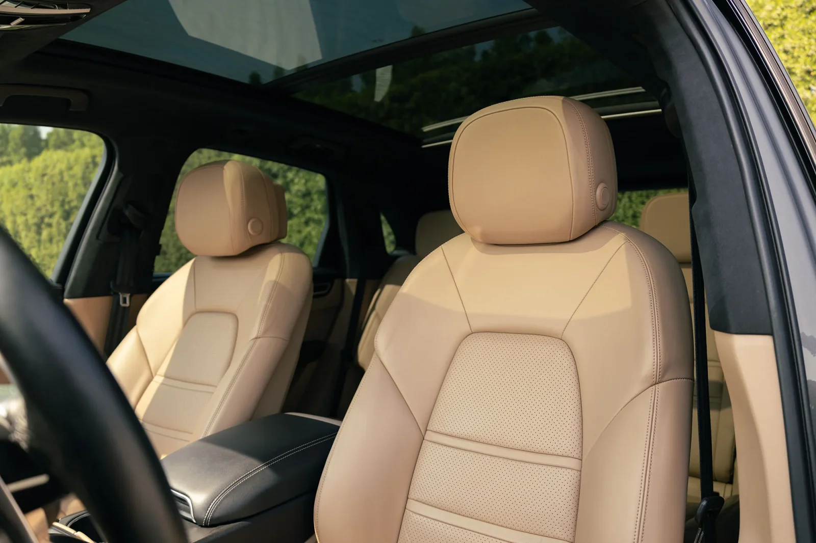 Аренда Porsche Cayenne GTS  Серый 2022 в Абу-Даби - 5 