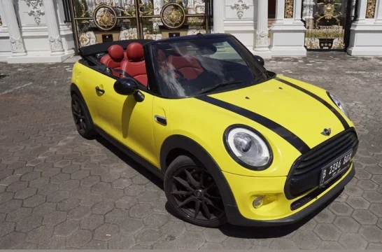 Mini Cooper Cabrio Желтый 2017