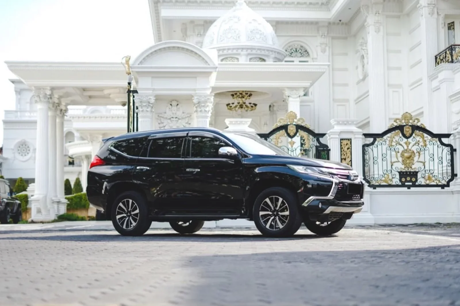 Loyer Mitsubishi Pajero Sport  Noir 2019 en Bali