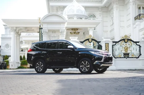 Mitsubishi Pajero Sport Schwarz 2019