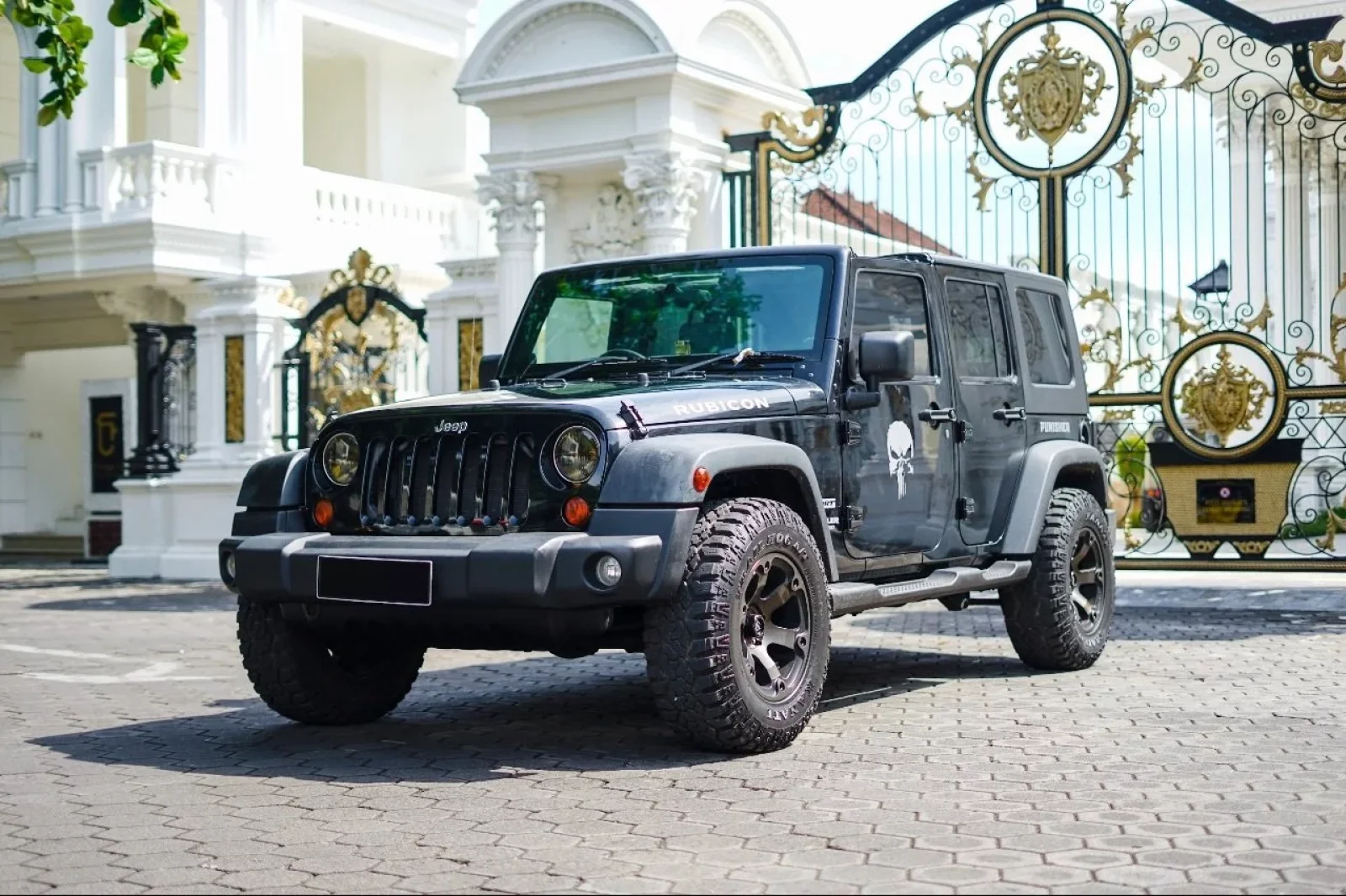 Miete Jeep Wrangler Rubicon Sahara Schwarz 2013 in der Bali