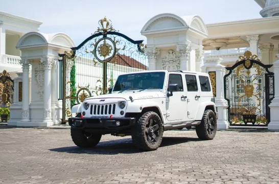 Jeep Wrangler Rubicon Sahara White 2013