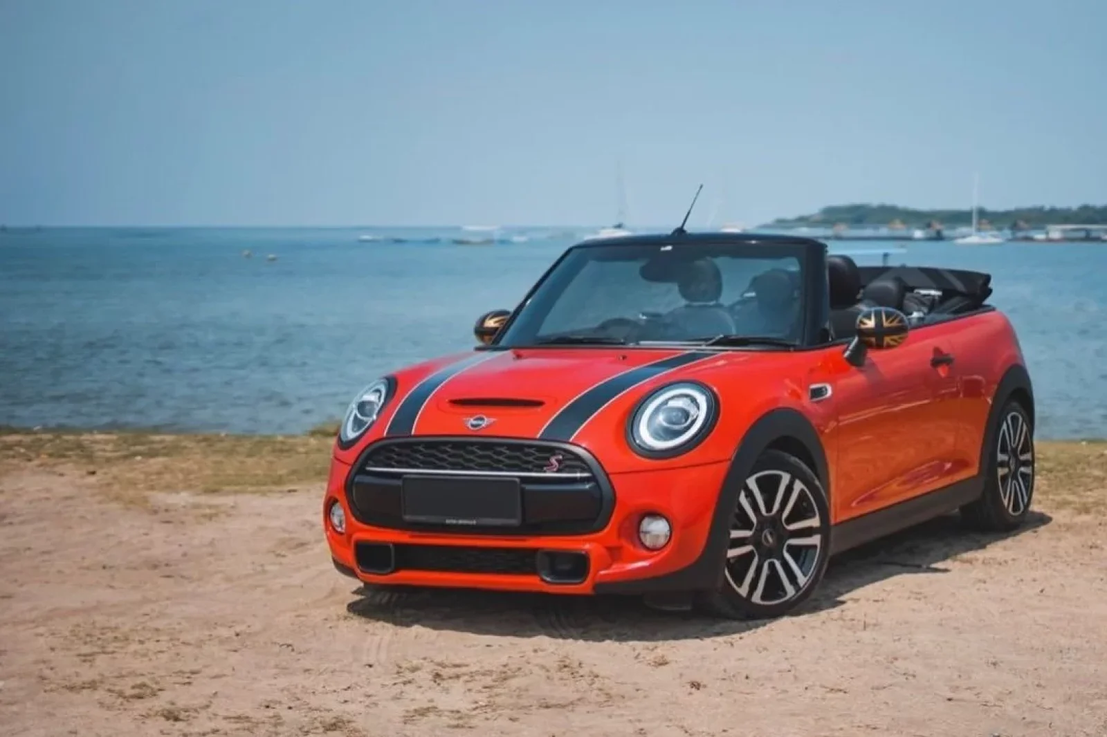 Kiralık Mini Cooper Cabrio Turuncu 2017 içinde Bali