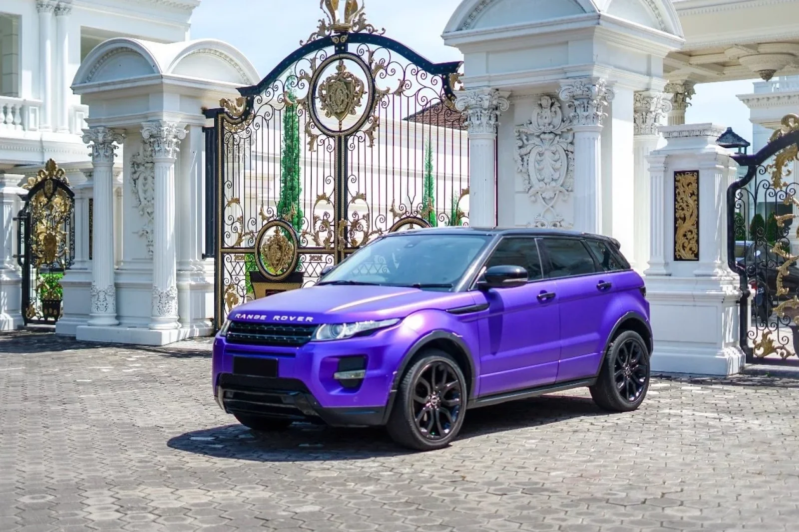 Rent Land Rover Range Rover Evoque  Violet 2013 in Bali