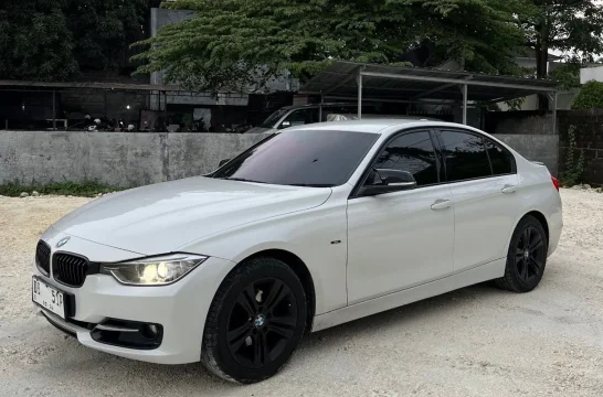 BMW 3-Series 320i White 2015