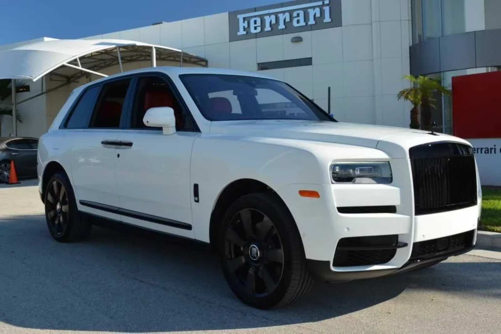 Аренда Rolls-Royce Cullinan  Белый 2020 в Майами