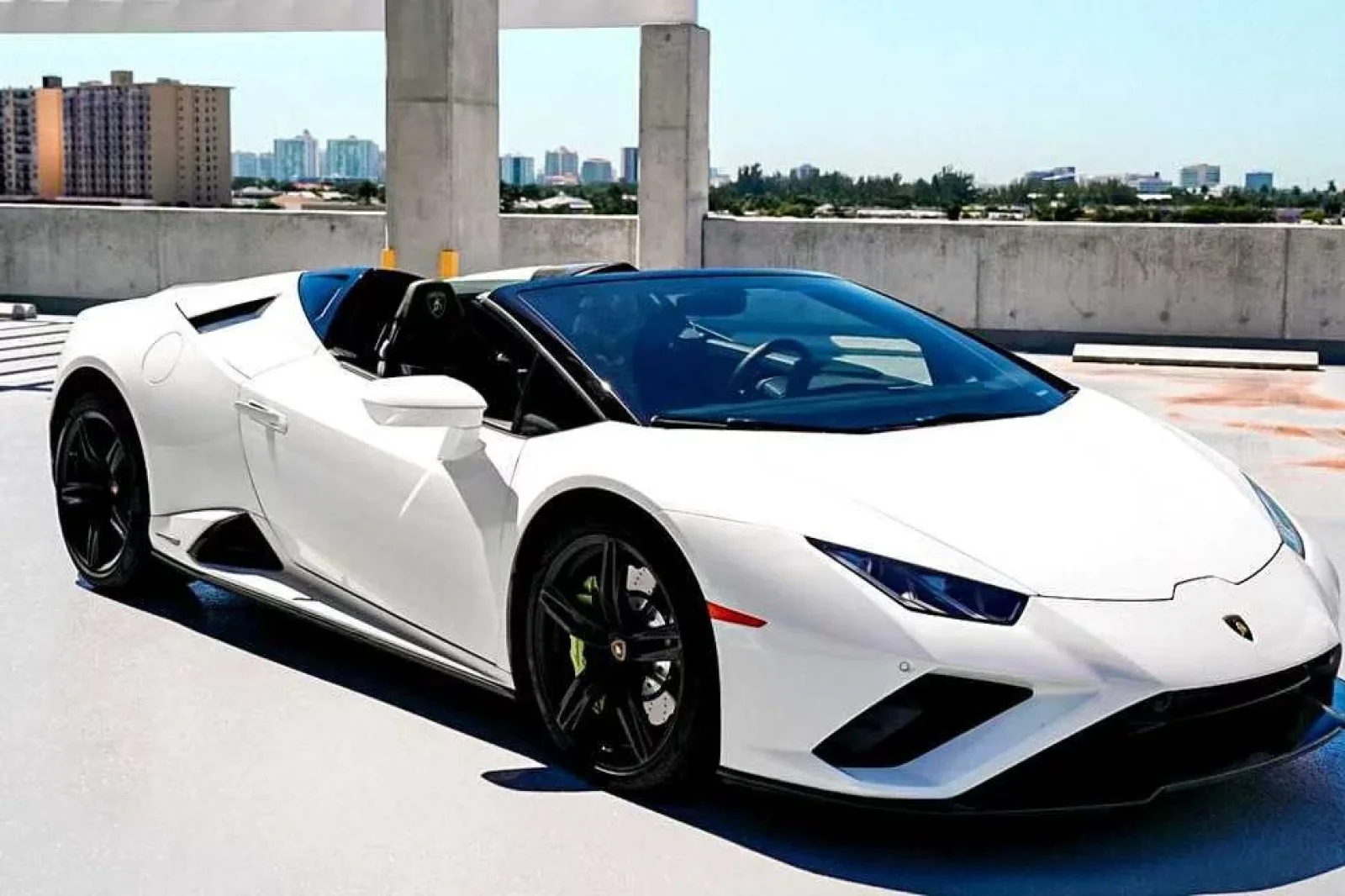 Miete Lamborghini Huracan Evo Weiß 2022 in der Miami