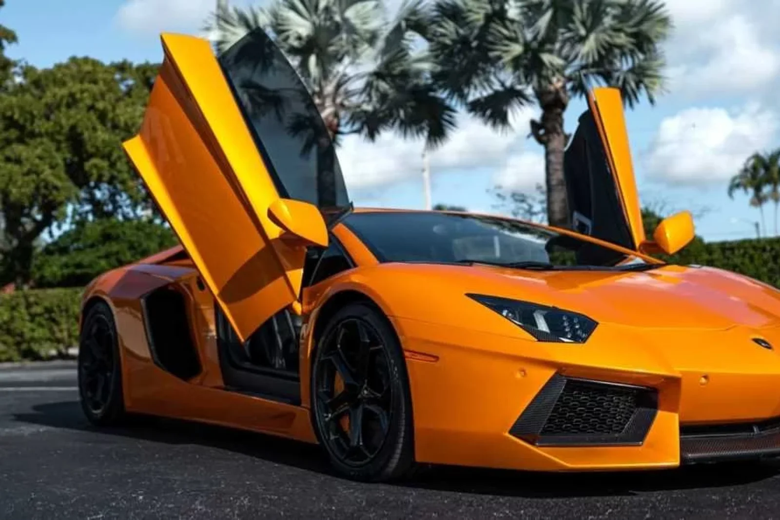 Miete Lamborghini Aventador  Orange 2022 in der Miami