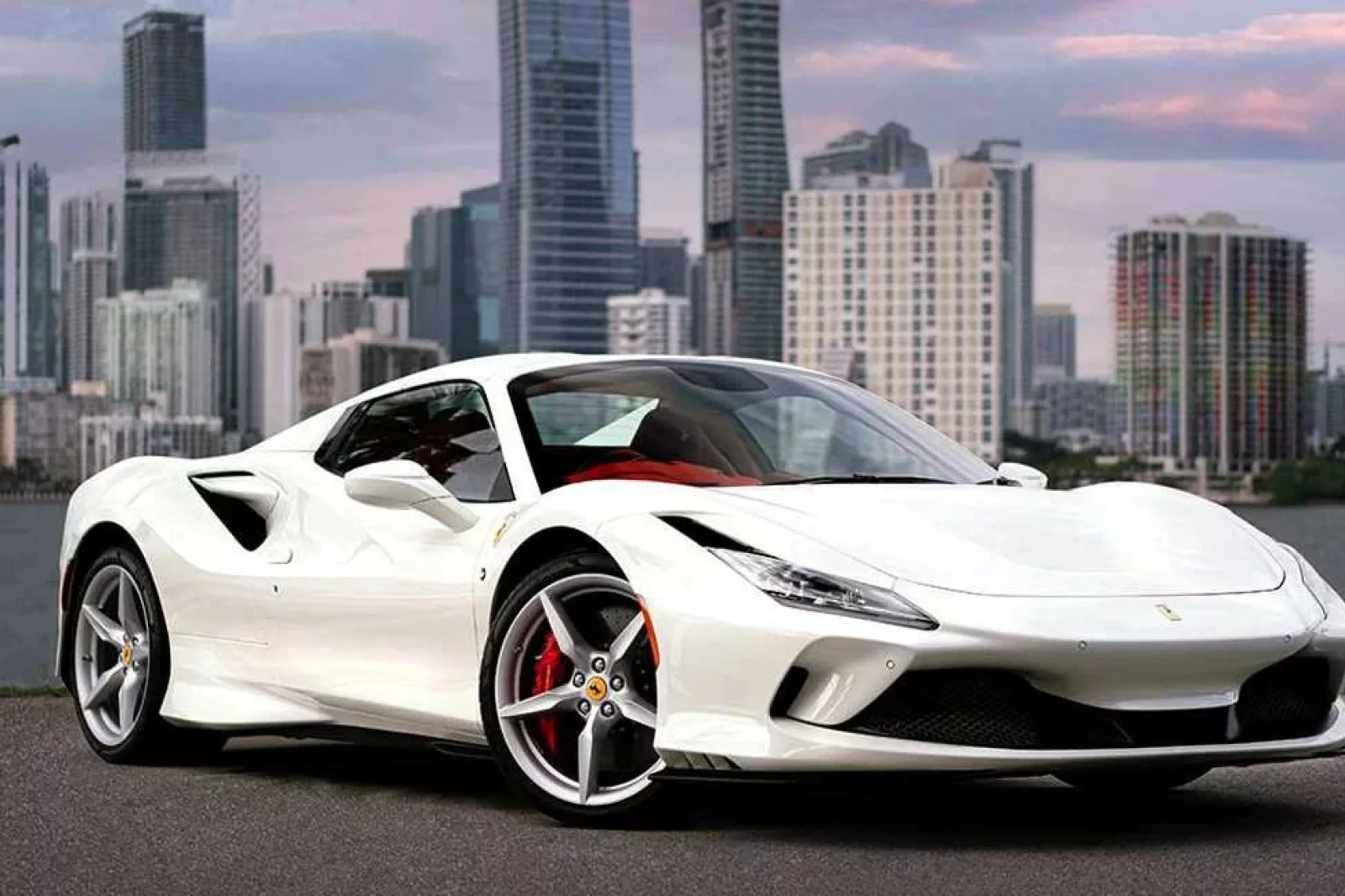 Affitto Ferrari F8 Tributo  Bianco 2022 in Miami