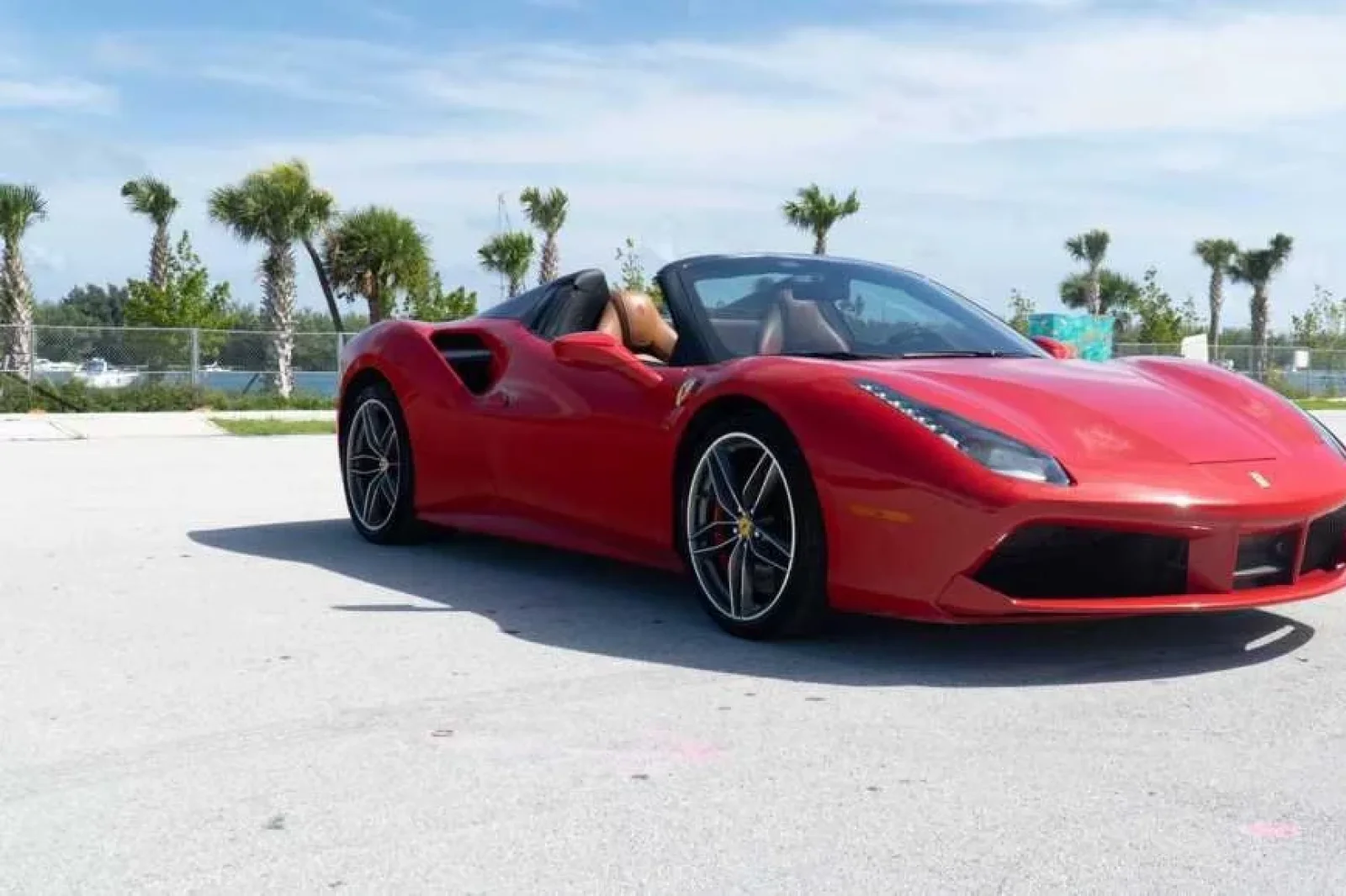 Alquiler Ferrari 488 Spider  Rojo 2019 en Miami